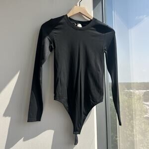 Aritzia Sunday Best Black Long Sleeve Seamless Bodysuit M